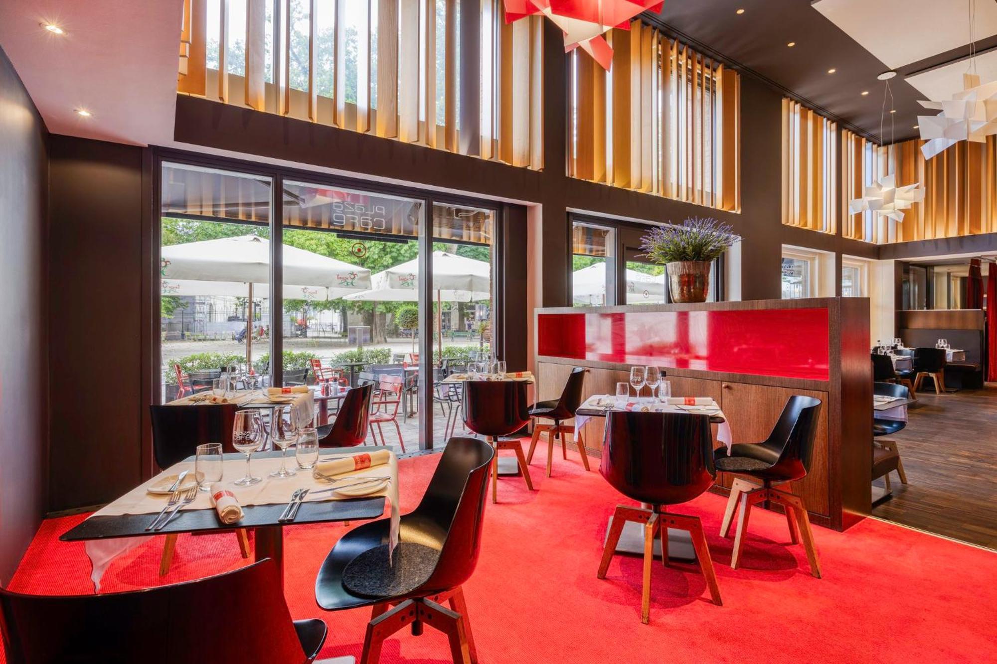 Crowne Plaza Hotel Brugge By Ihg Bagian luar foto