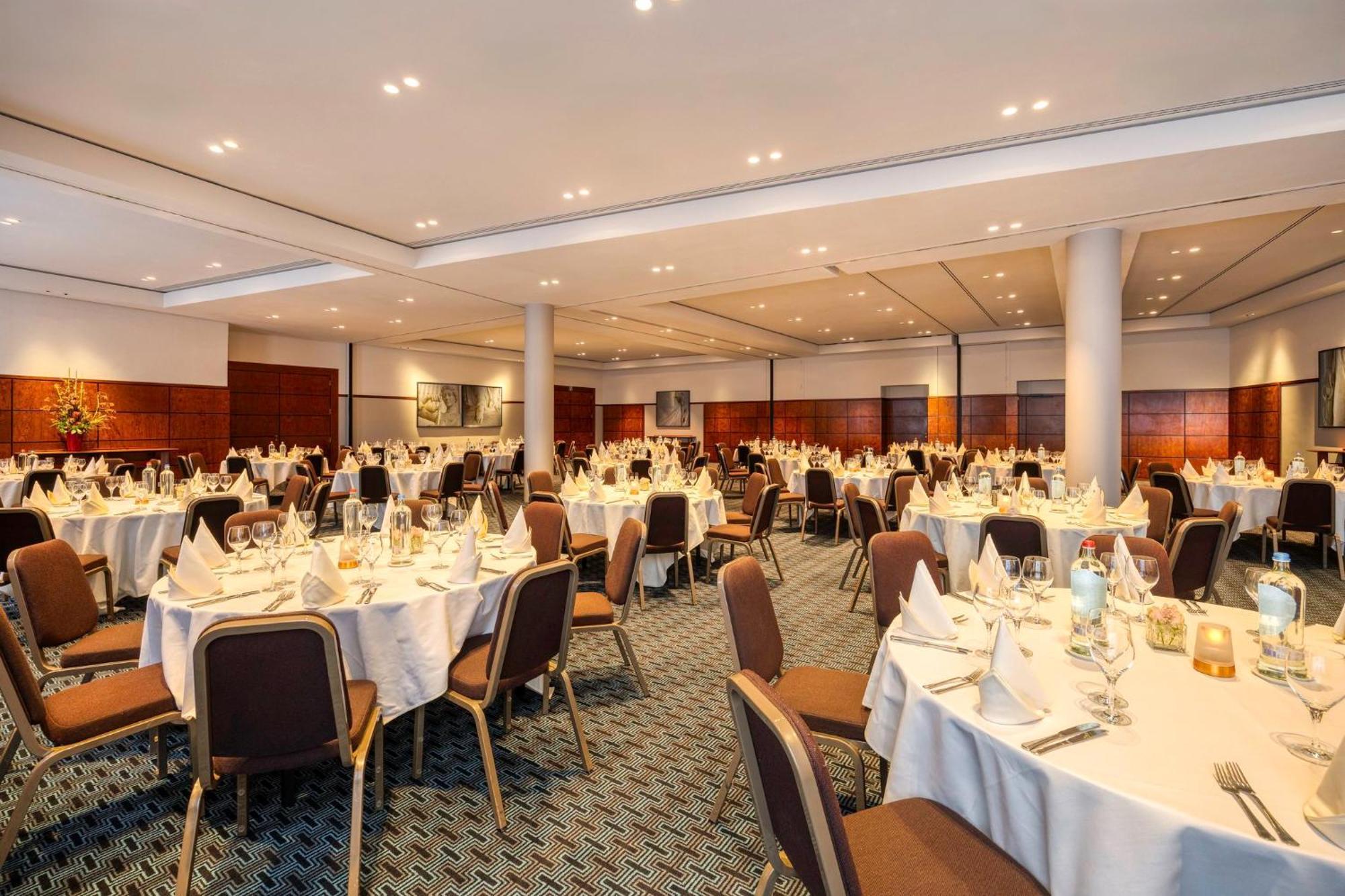 Crowne Plaza Hotel Brugge By Ihg Bagian luar foto