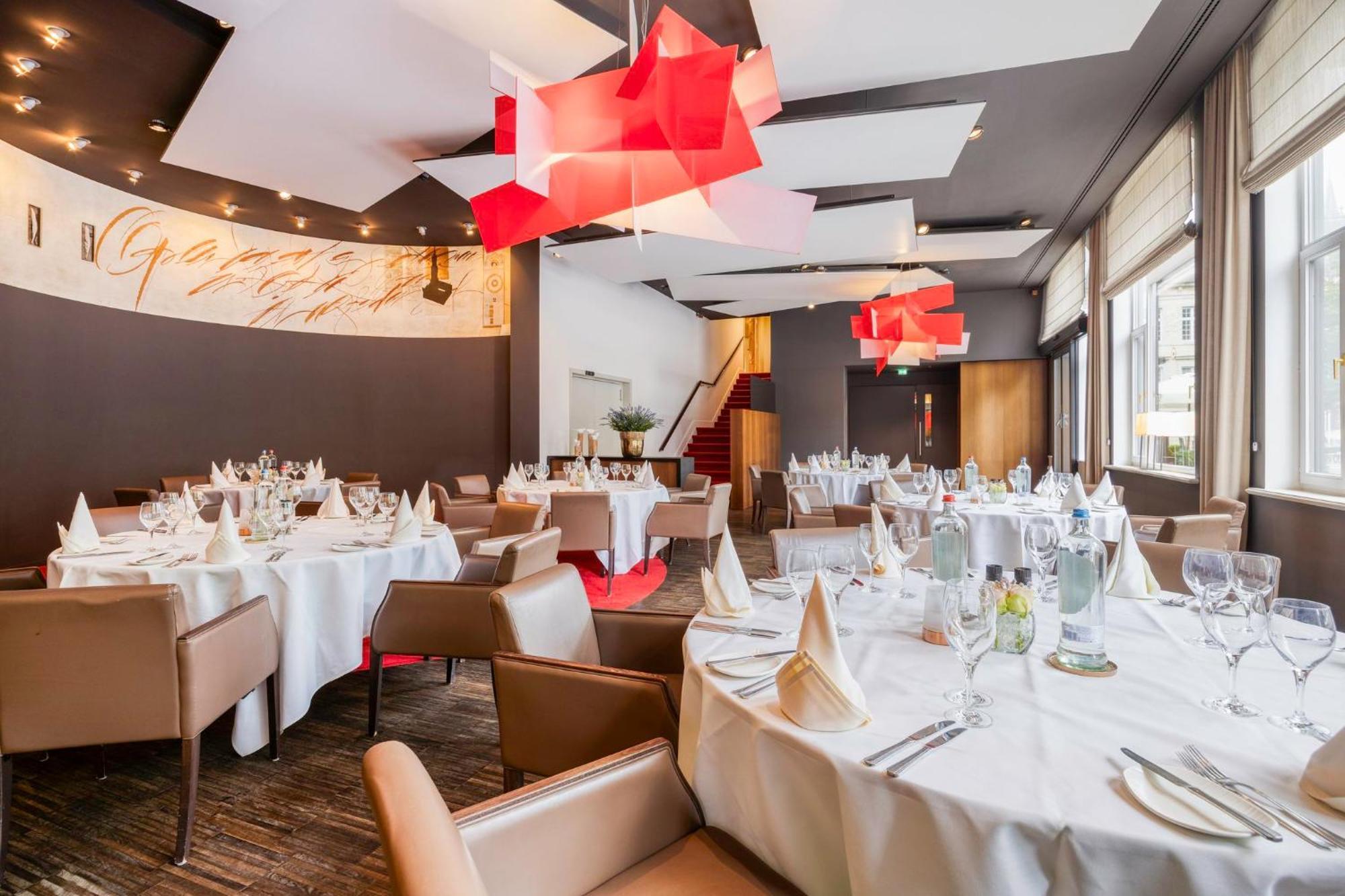 Crowne Plaza Hotel Brugge By Ihg Bagian luar foto